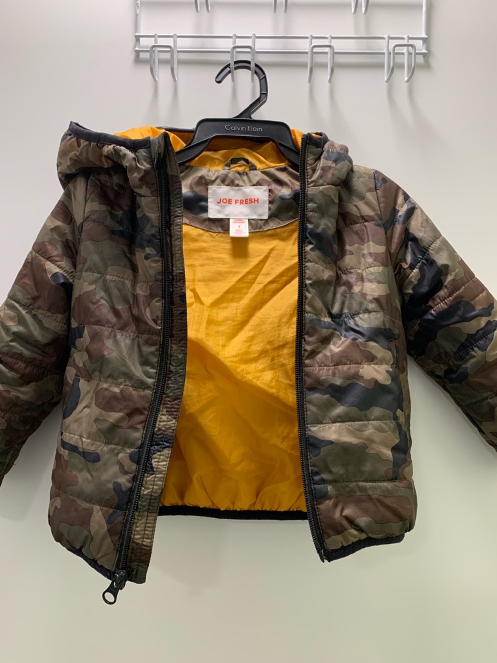 Joe Fresh Camouflage Toddler Jacket with Yellow Lining, size 3 - Picture 3 of 6